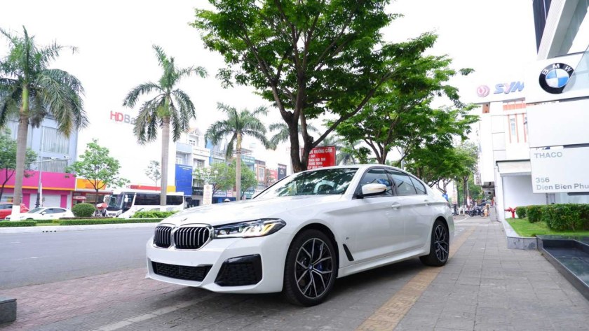 BMW-520i