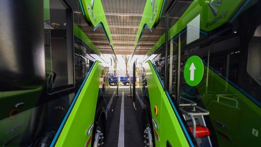 Xe buýt điện Vinbus tại Huế