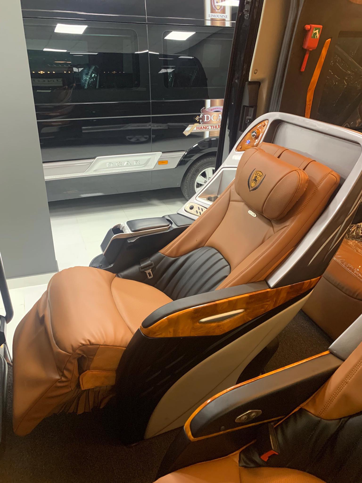 Thuê Xe Limousine Huế